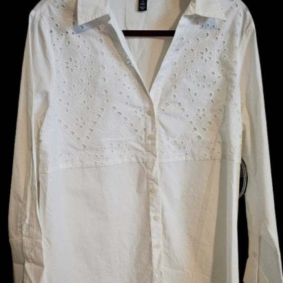 ๐ฃ Scoop Women's White Eyelet Button Down Long Sleeves Size Med ๐ Tags ๐ - Picture 4 of 7